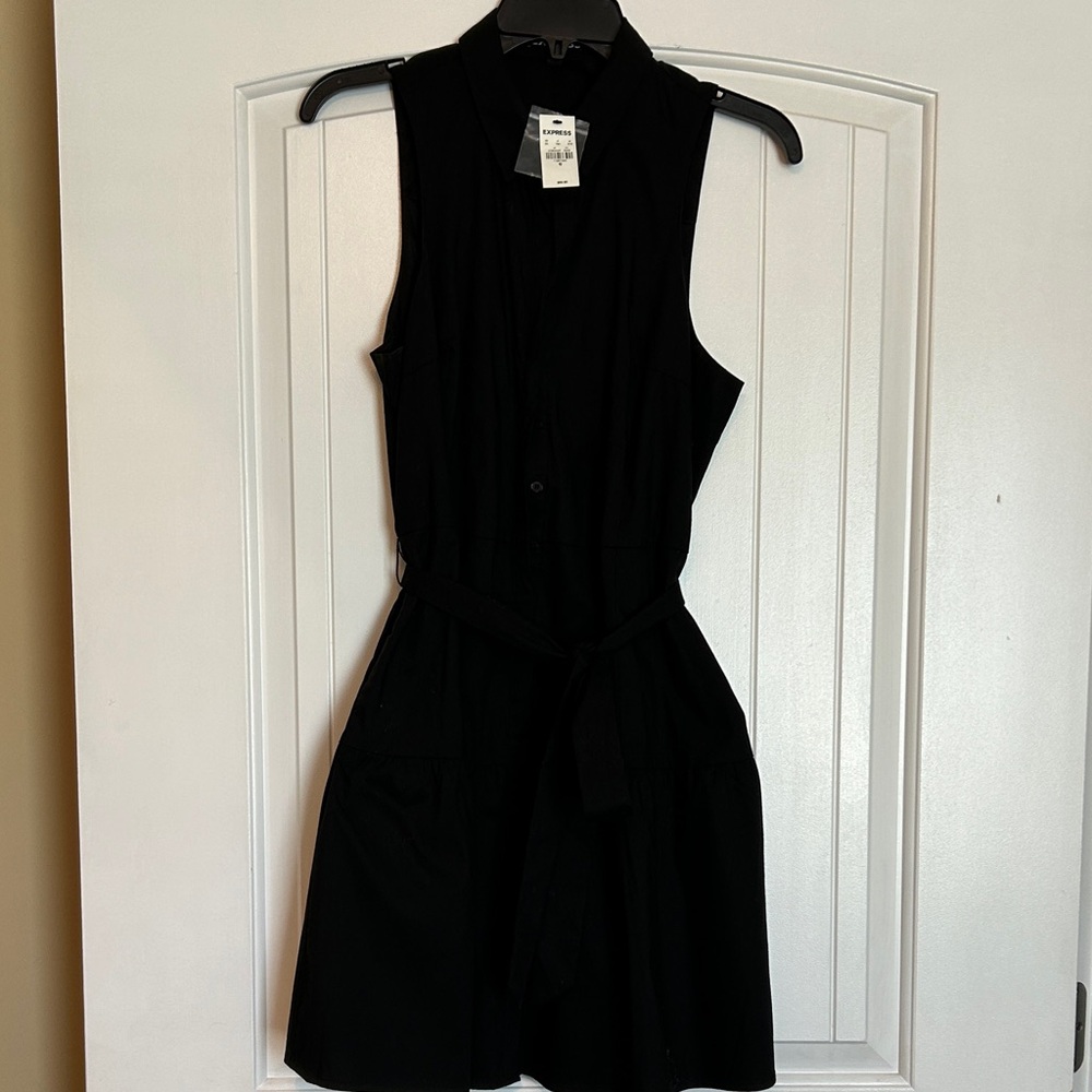 Black sleeveless express dress 10